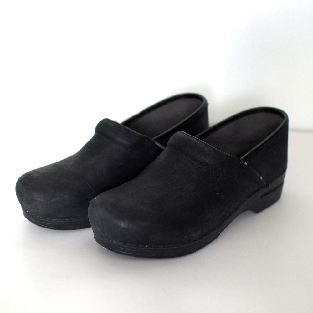 Dansko Professional Black Oiled Leather Clogs Womens Size 40 Slip On Shoes